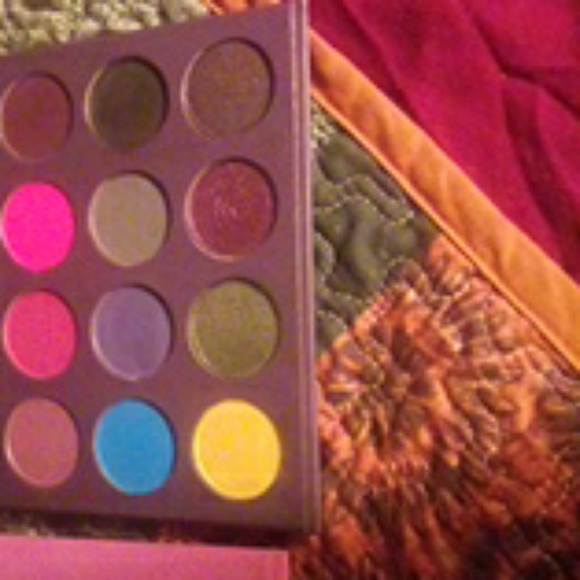 Makeup - Picture 3 of 7